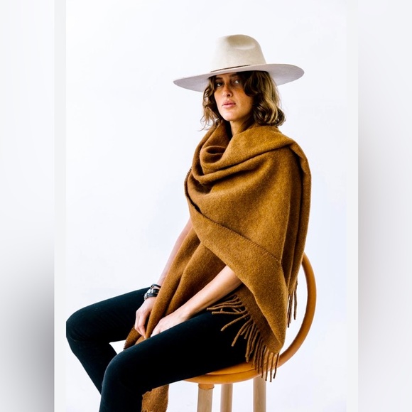 Wrap Scarf with fringes Classic Brown camel Pretty Persuasion - Picture 9 of 13